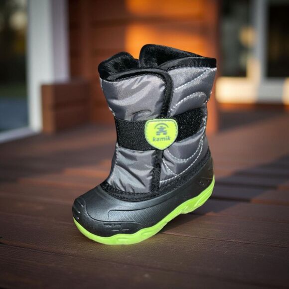 NIB Baby Kamik Toddler Infant Charcoal Neon Snowbug 5 Winter Boots Size 8 - Picture 1 of 9